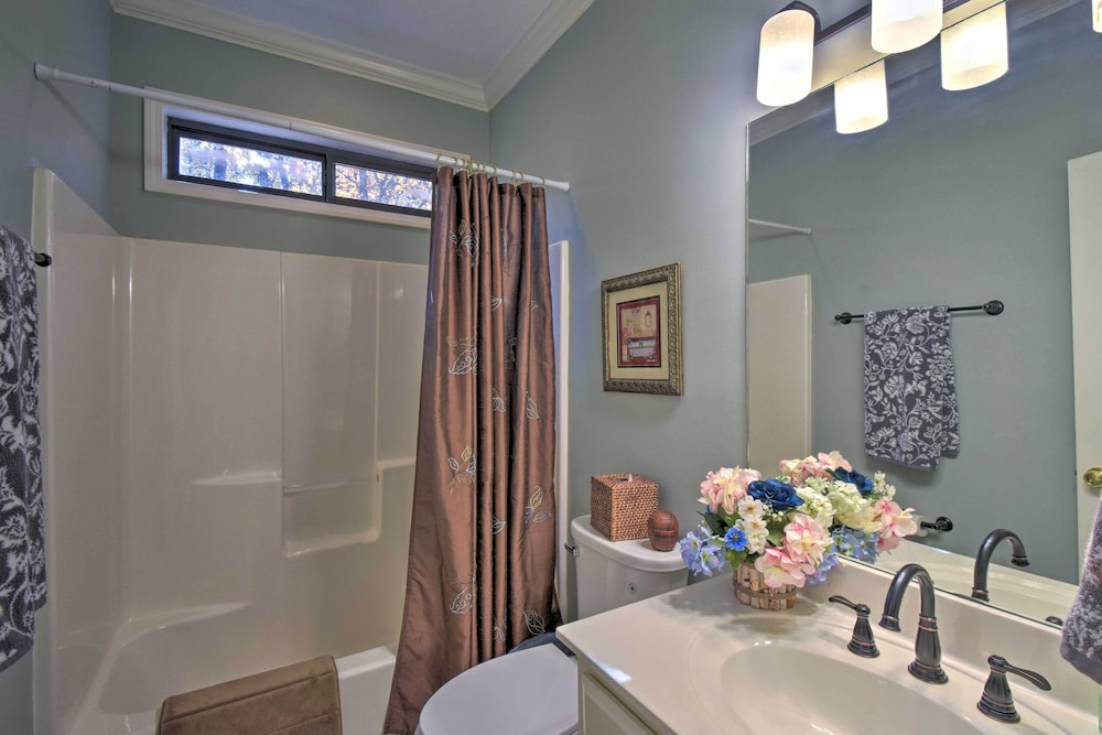 Beautiful Bent Tree Apt w/ Community Perks!