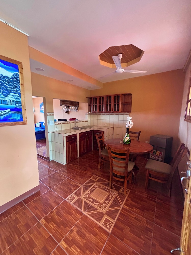 GRANADOS GUEST HOUSE