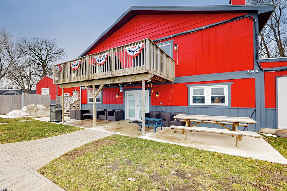 Lakefront Home w/ Fire Pit on Lake Marie