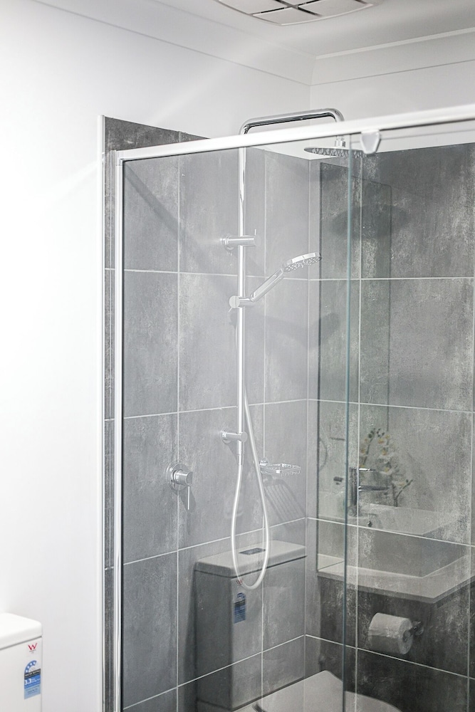 StayAU Fresh Modern 5BR Retreat Netflix in Berwick