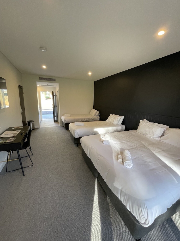 Harden Country Club Motel