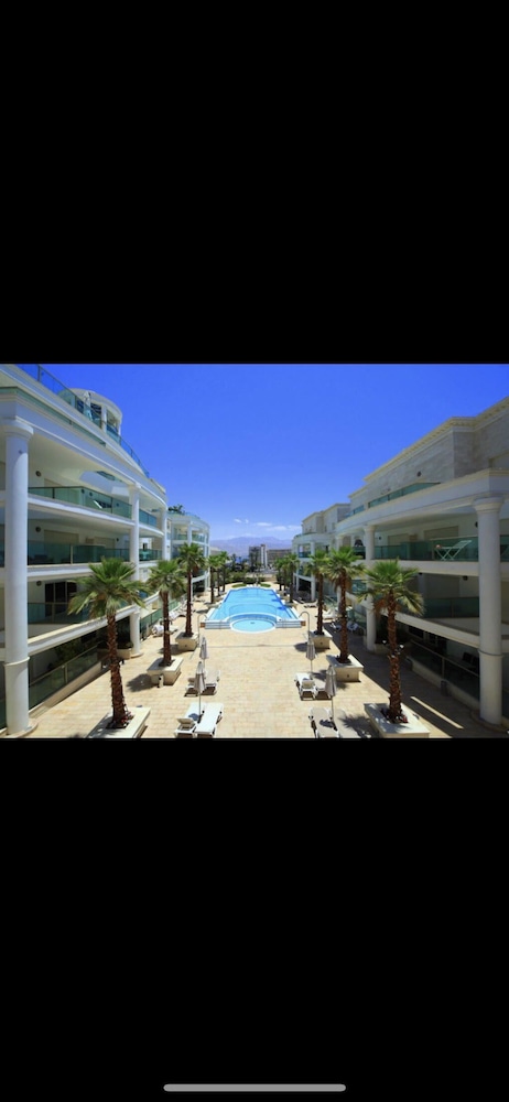 La Palmora Suites