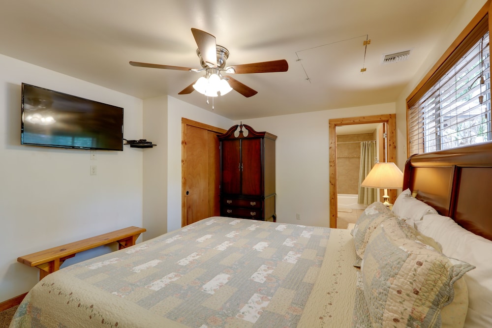 Payson Vacations - Rustic Pine Retreat w/ Fenced 1-acre Yard - Property Image 3