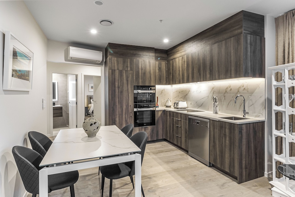 Modern 2BR Penthouse for Families by Zodiak Stays