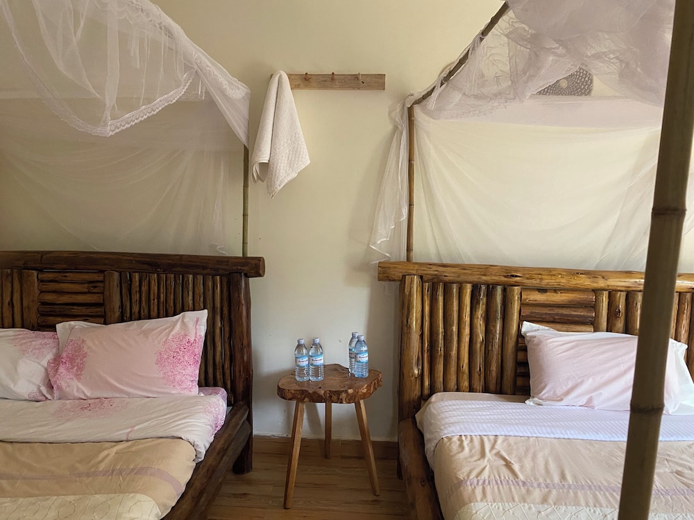 Rafiki Safari Lodge Bwindi