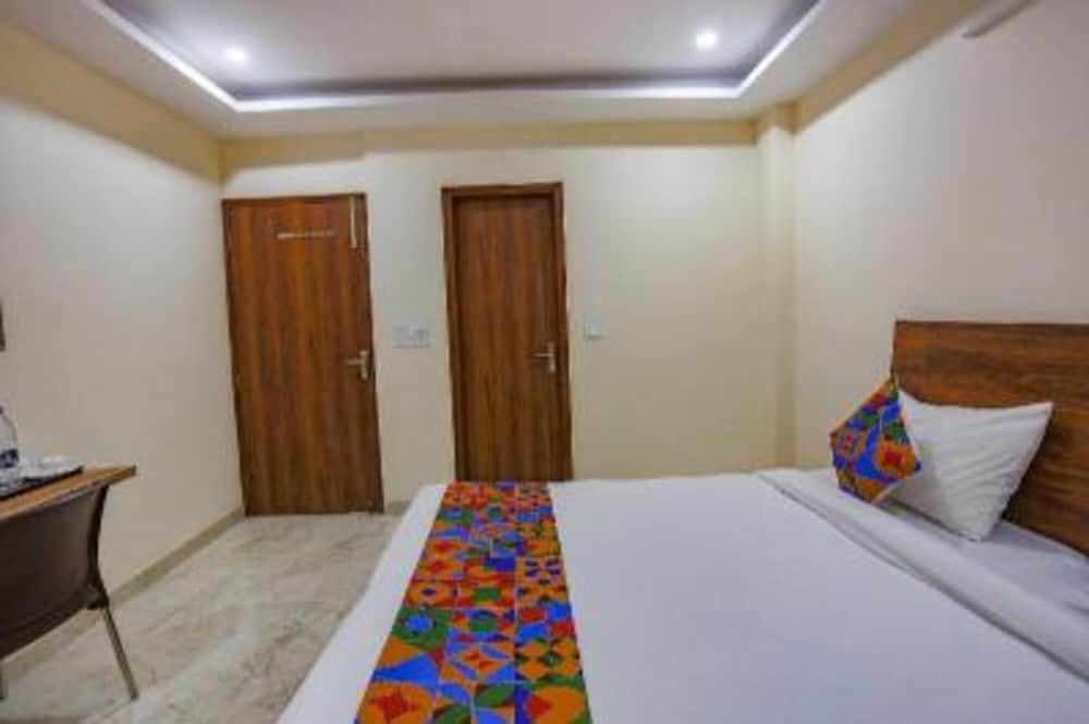 Fabhotel Starlight Sanctuary