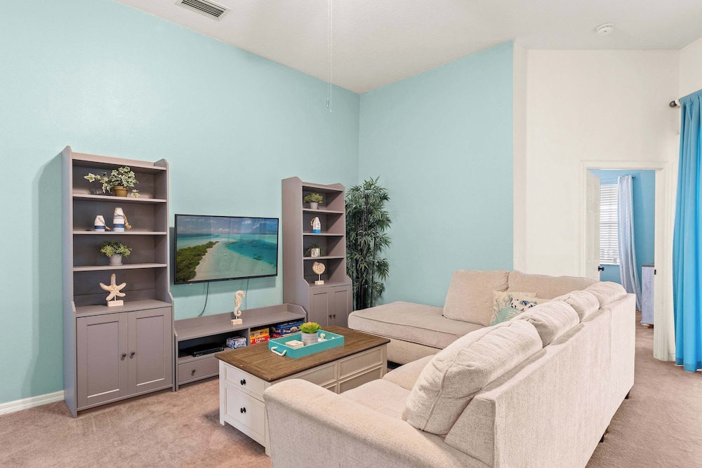 Poolside At Calabay - Home for 11 With Game Room, Pool & Hot Tub