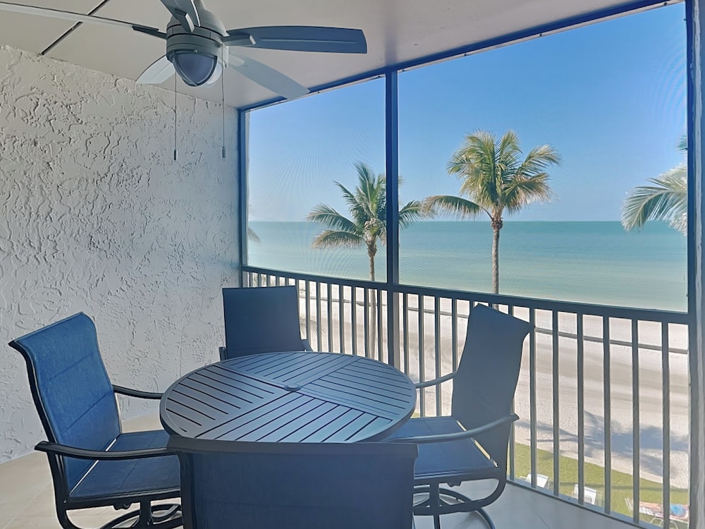 Seaside 3 by Distinctive Beach Rentals