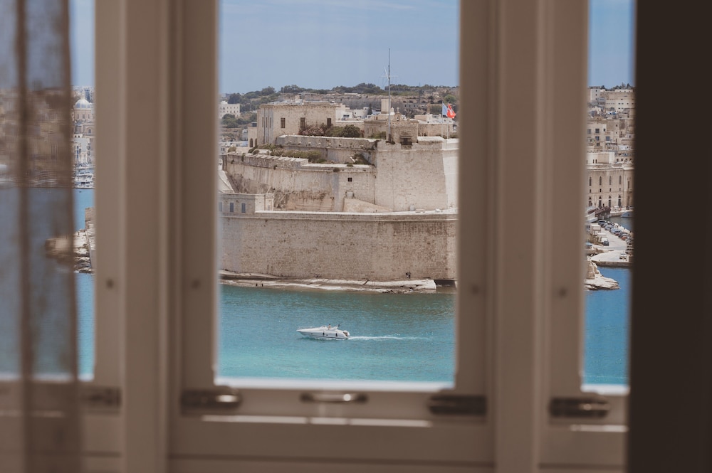 V60 Valletta
