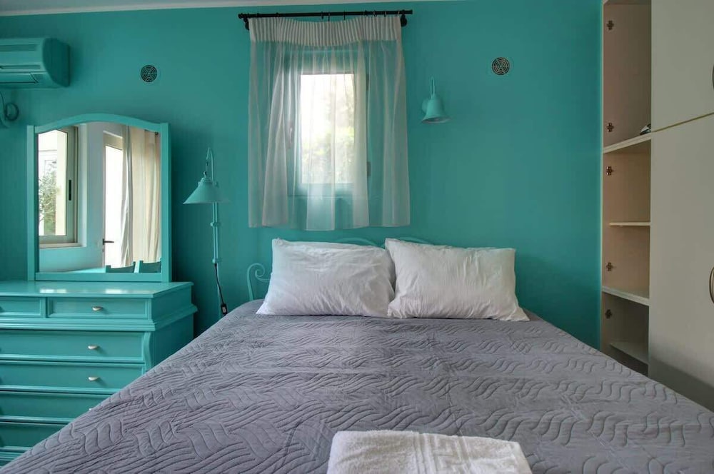 Villa Elias 3BR with Jacuzzi & Pool