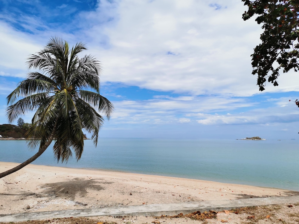 Little Heaven by SkyHive BeachfrontVilla