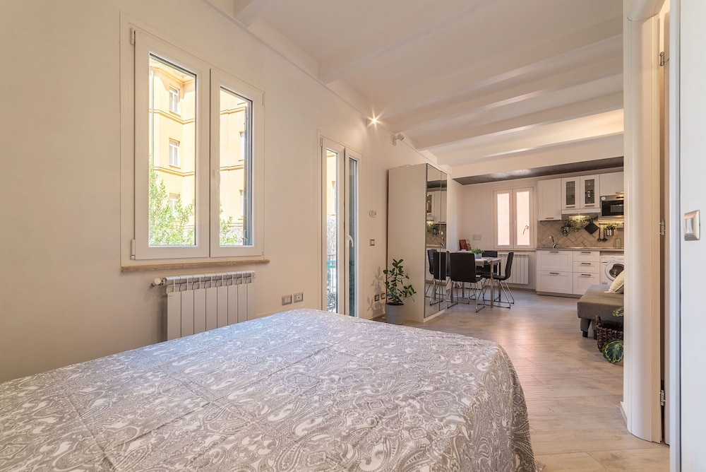 Santa Prassede Rooftop Terrace Studio