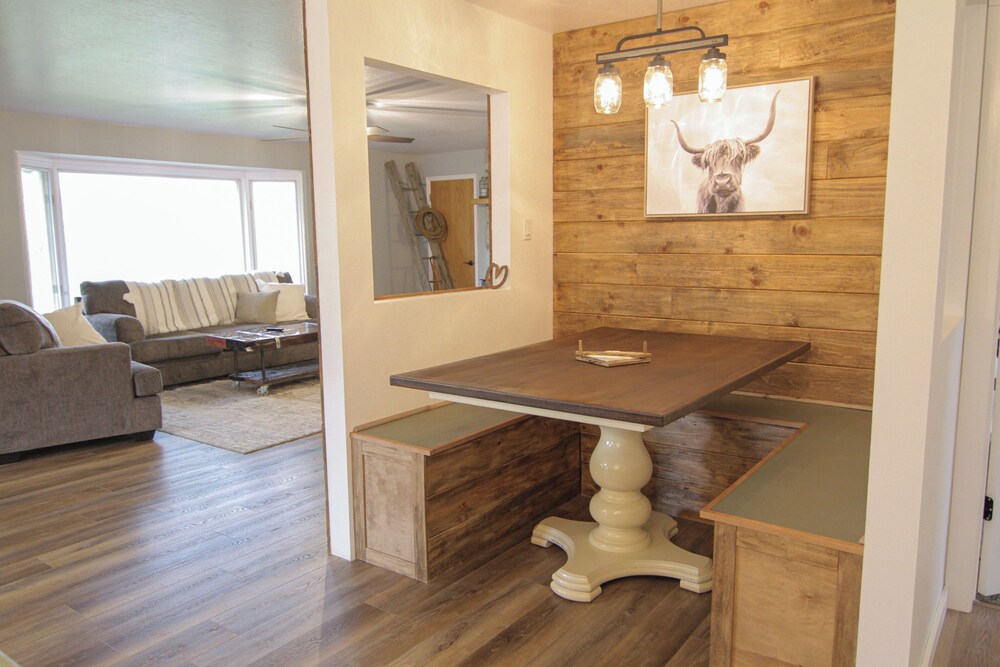 Fish Hatchery Ranch w/ Furnished Patio