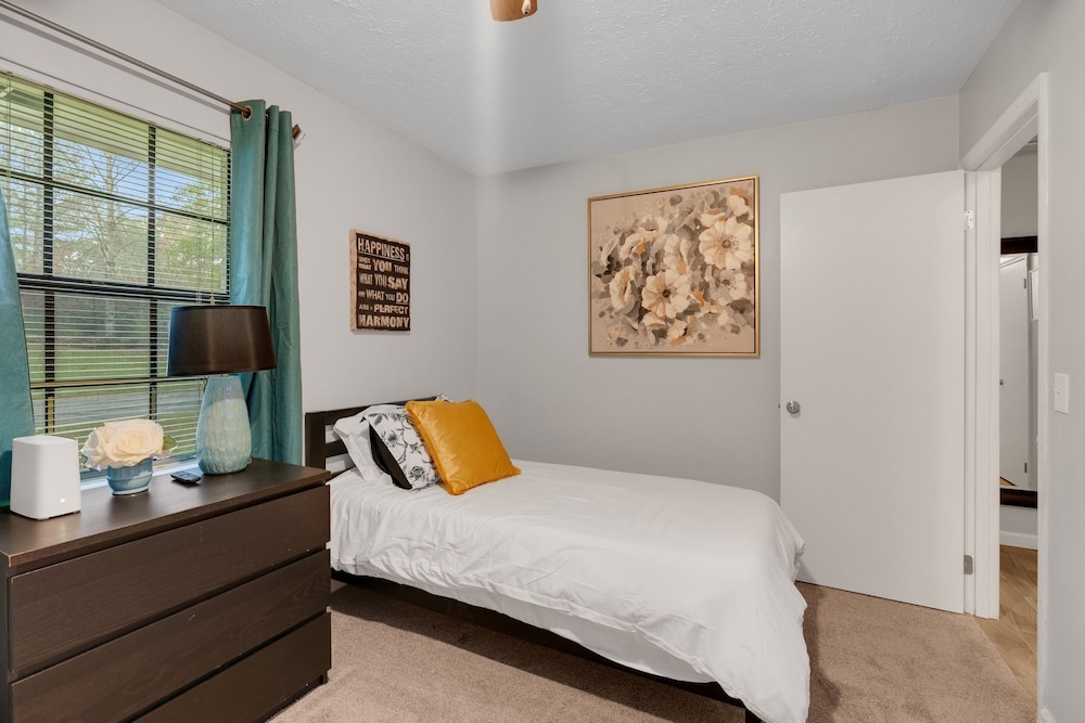 Family-friendly 3br Oasis In Powder Springs 3 Bedroom Home