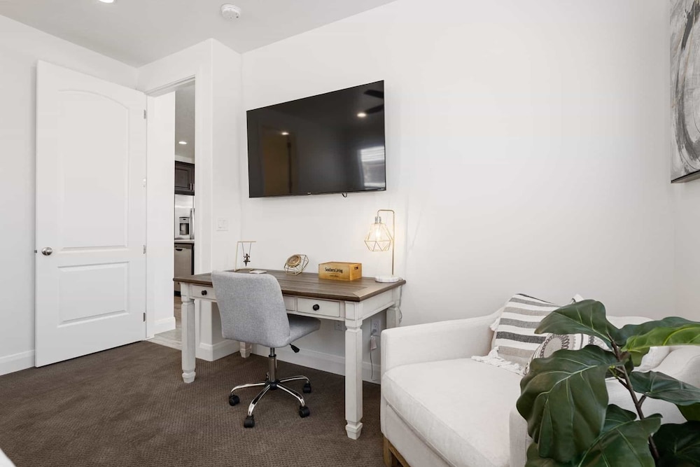 Le Blanc 365 by RedAwning view 4