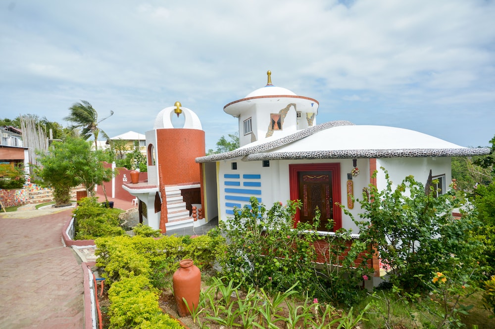 Jade's Casa de Arte view 3