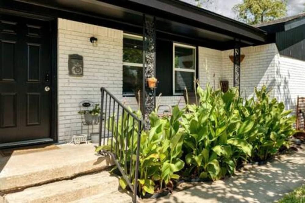 Cozy Spacious Allergy Friendly Retreat - 4BR