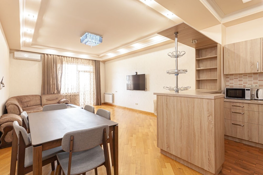 Stay Inn on Buzand 13