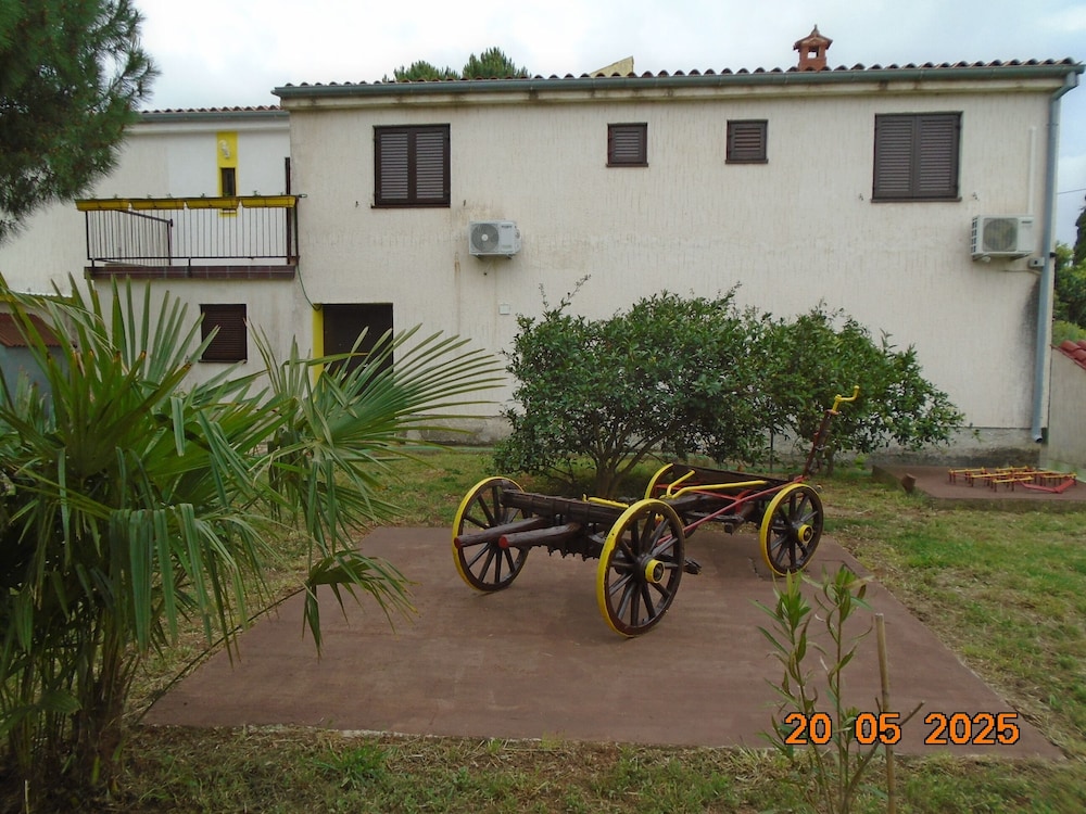 ROOMS MATEA PULA