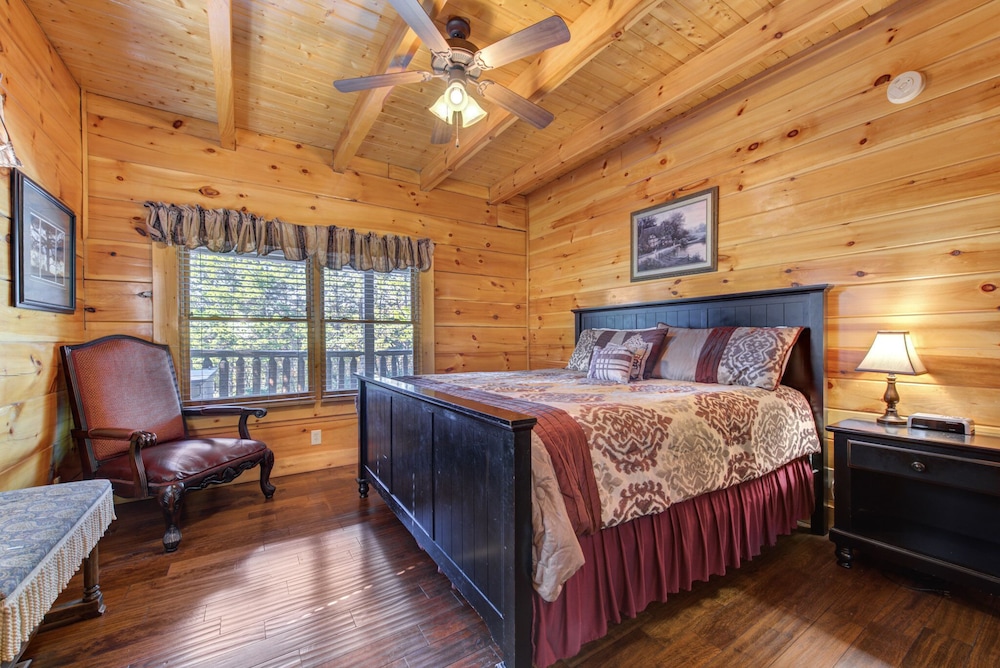 Moonlight Theater Lodge view 2