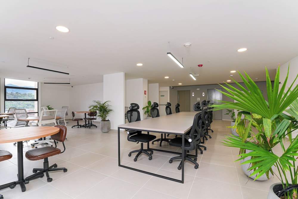 Metropolitan Living by HOUSY