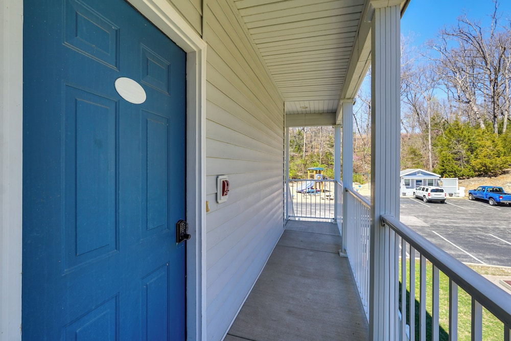 Waterfront Condo w/ Pool on Lake of the Ozarks