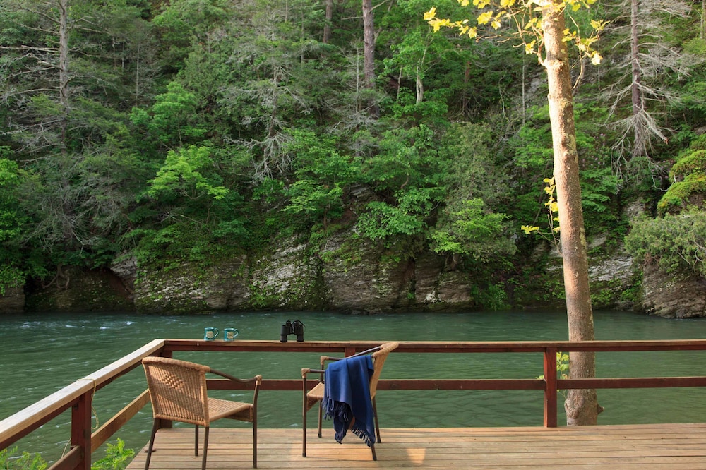 Fort Lewis Lodge