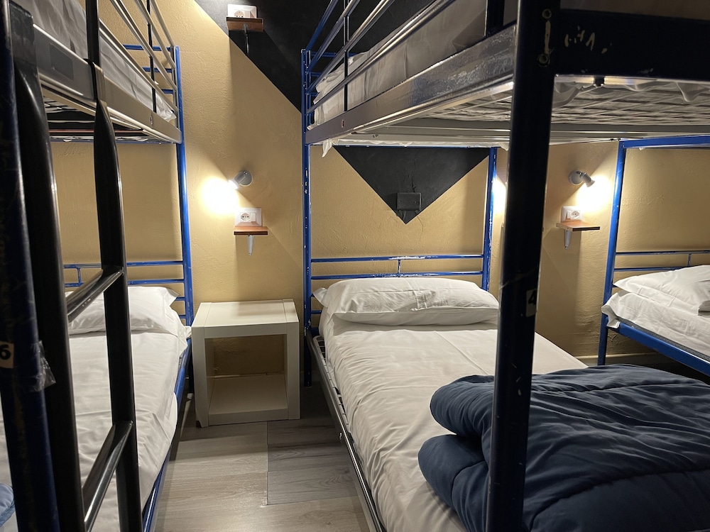 Lion University & Youth Hostel Milano