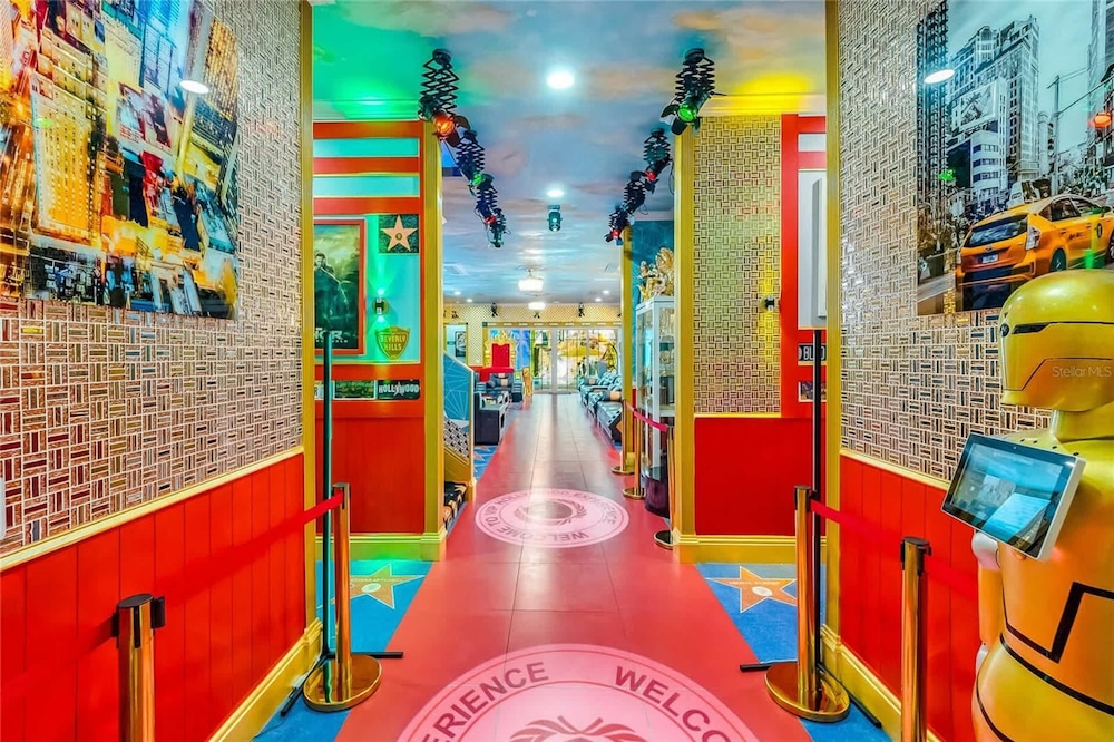 Ultimate Hollywood Themed Mansion for Big Groups