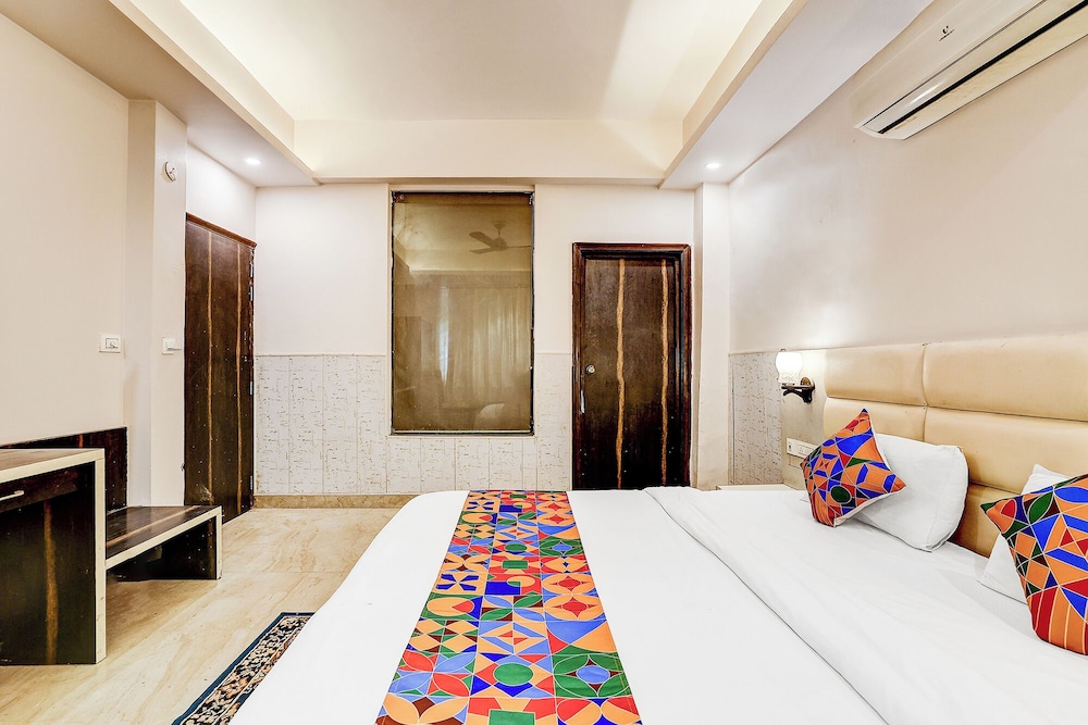Fabhotel Ramaya Palace