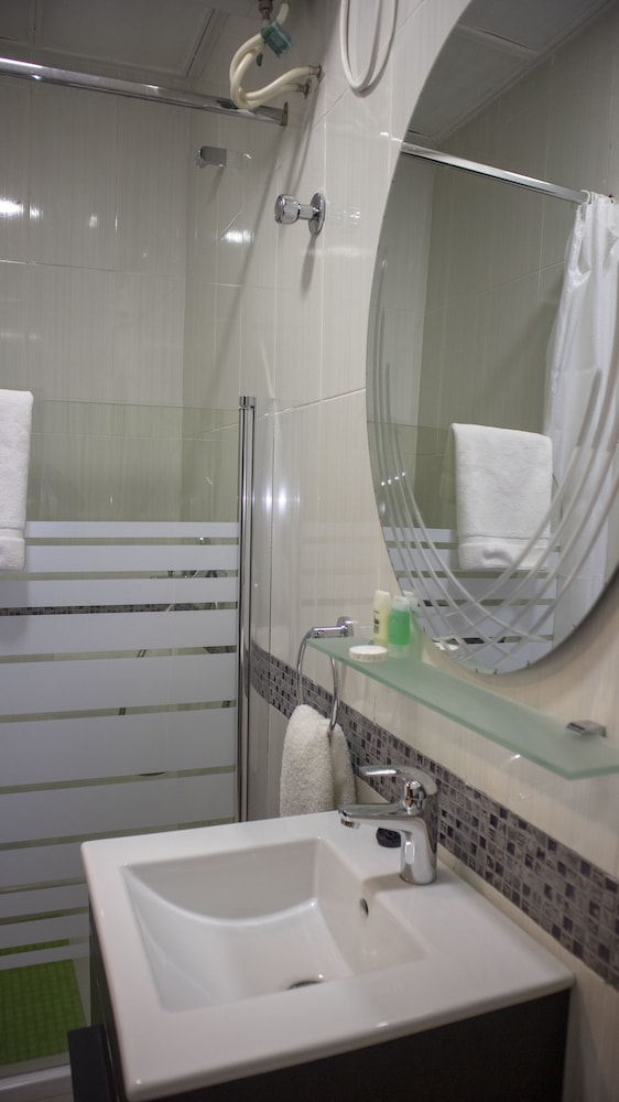 Ssnit Guest House