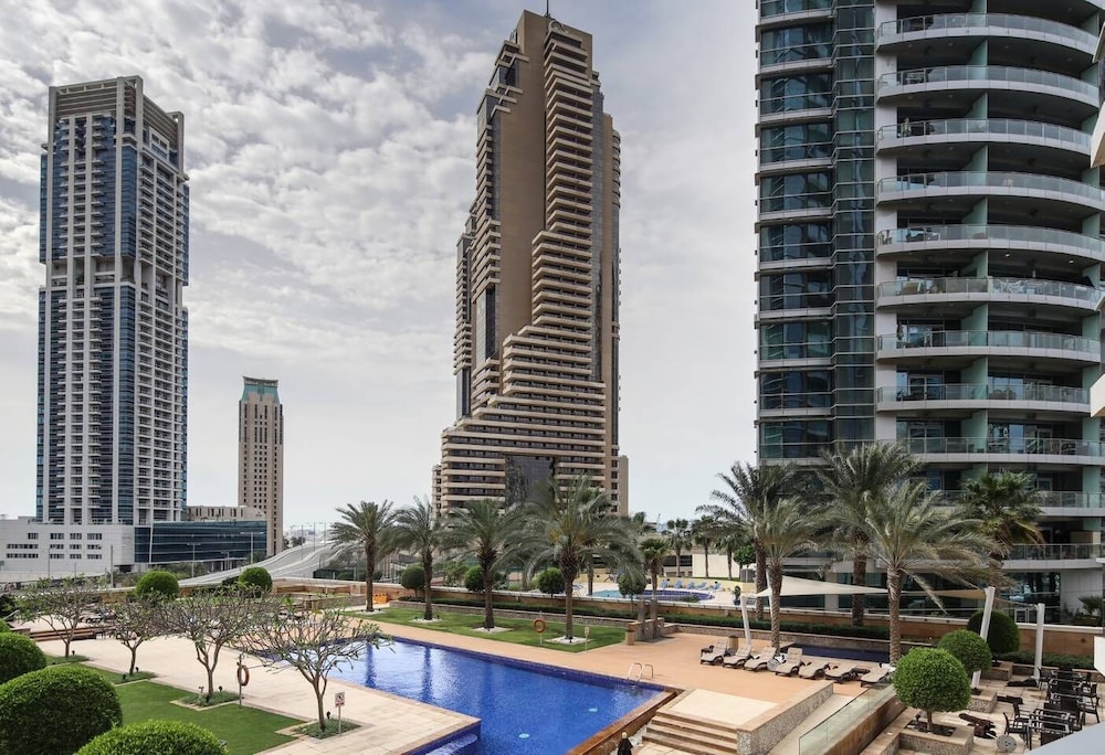 Trendy & Modern 1BR in Marina - Sleeps 4!