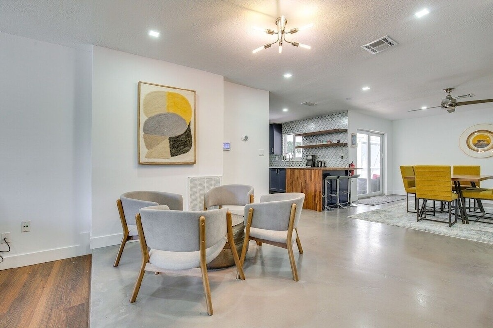 Oakland Park Oasis Heated Pool & Private Patio
