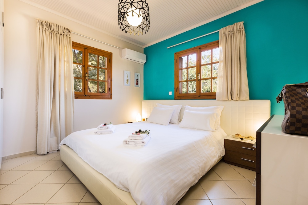 Villas Lefkothea