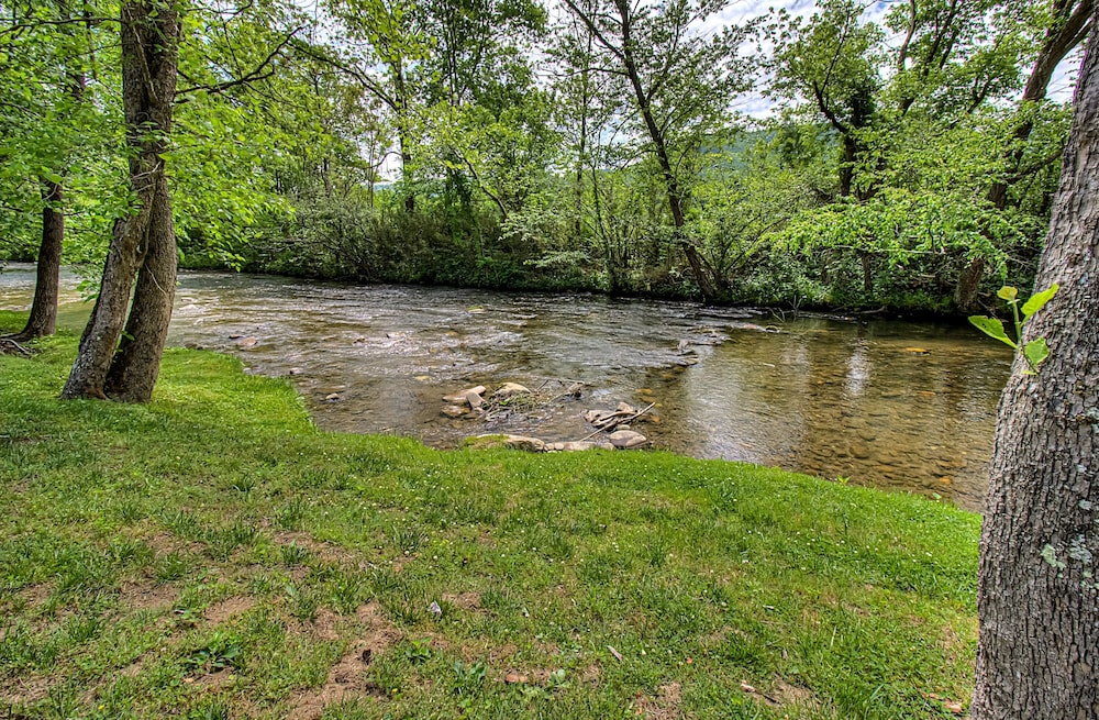 Mountain Creek #3584 by Aunt Bug's Cabin Rentals