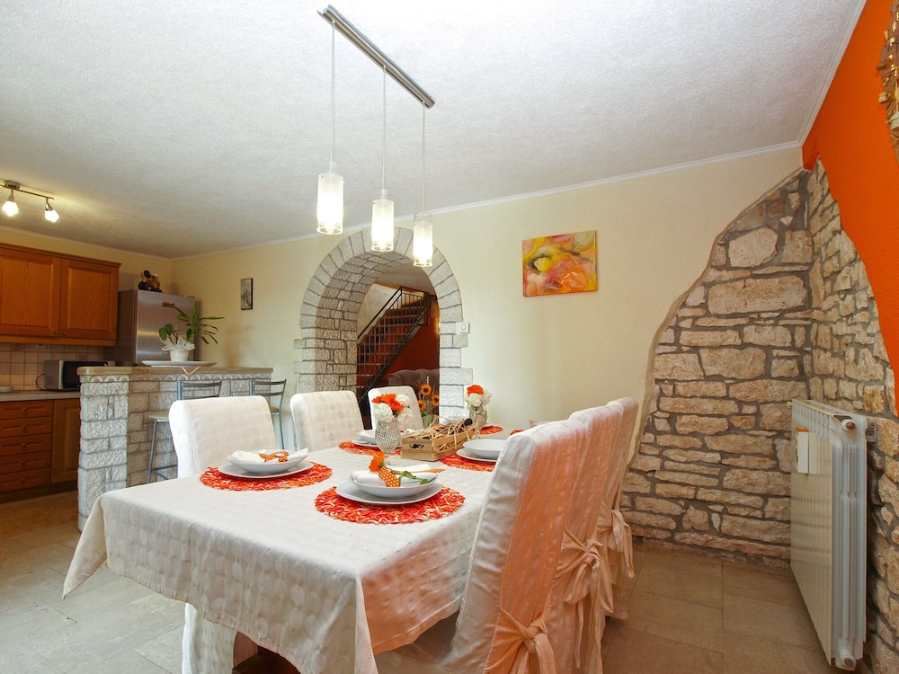 Apartment 1862