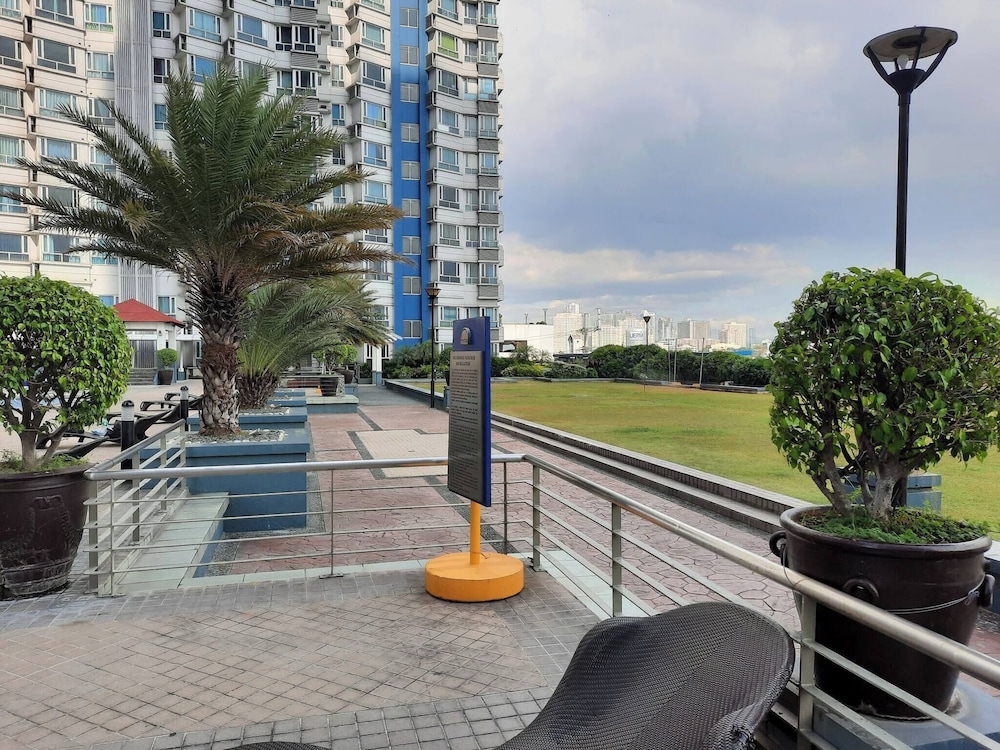 Stylish Condo at Mezza 1 With Fast Wifi & Netflix