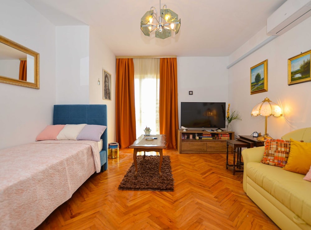Cozy and Smart Rovinj Apartment With Balcony