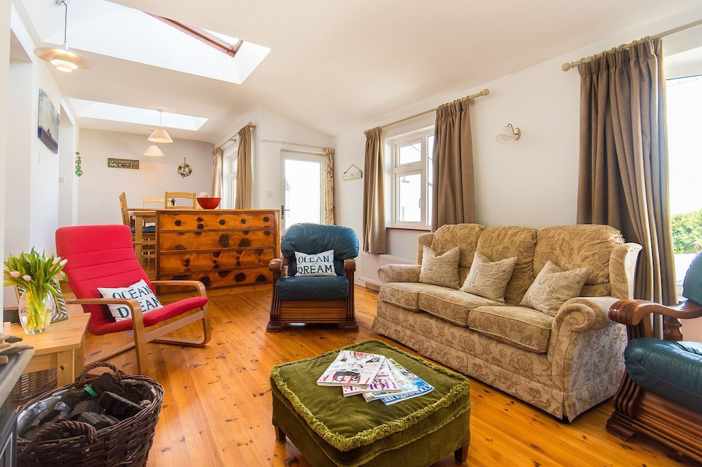 Family Beach House Located Within a Short Stroll of Waterville
