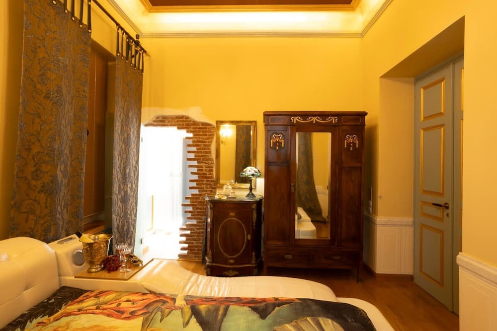 Pegasus Luxury Suite - Medousia Spa Luxury Escape