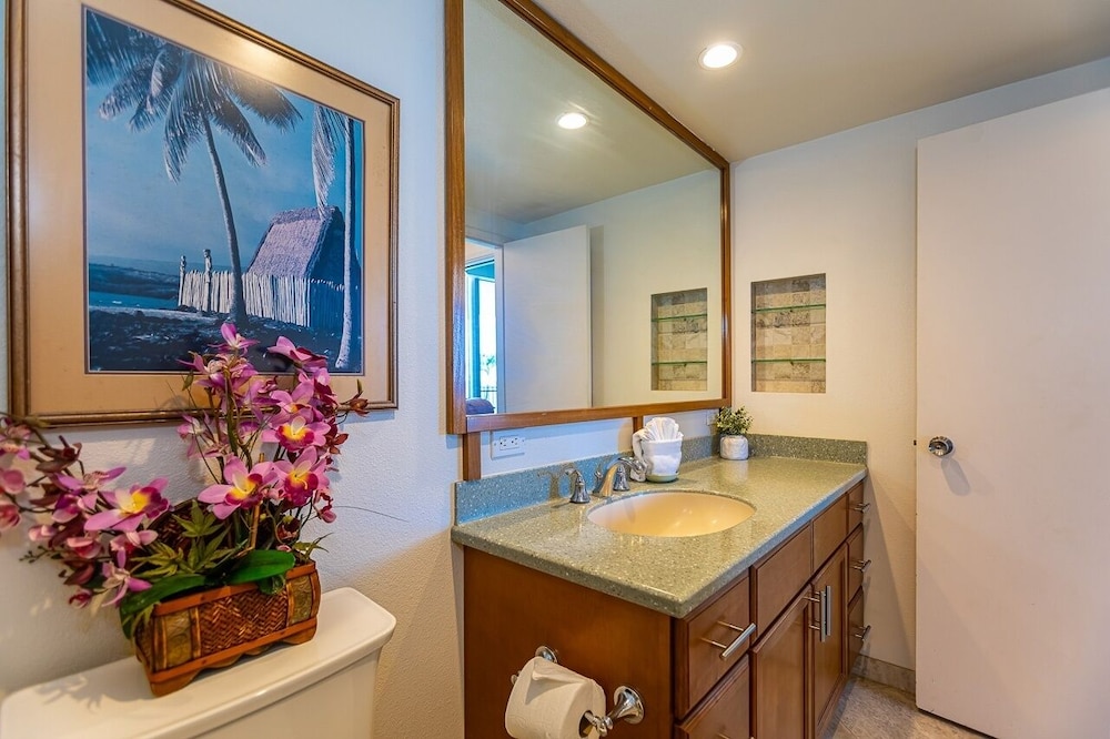 Royal Mauian 216 2 Bedroom Condo