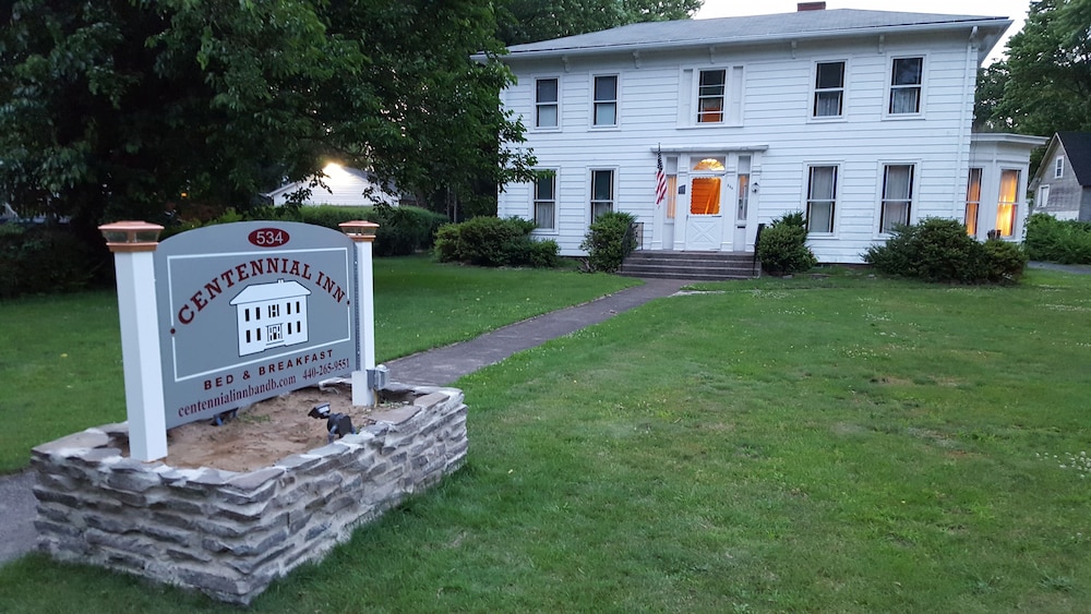 Hotel Centennial Inn Bed & Breakfast