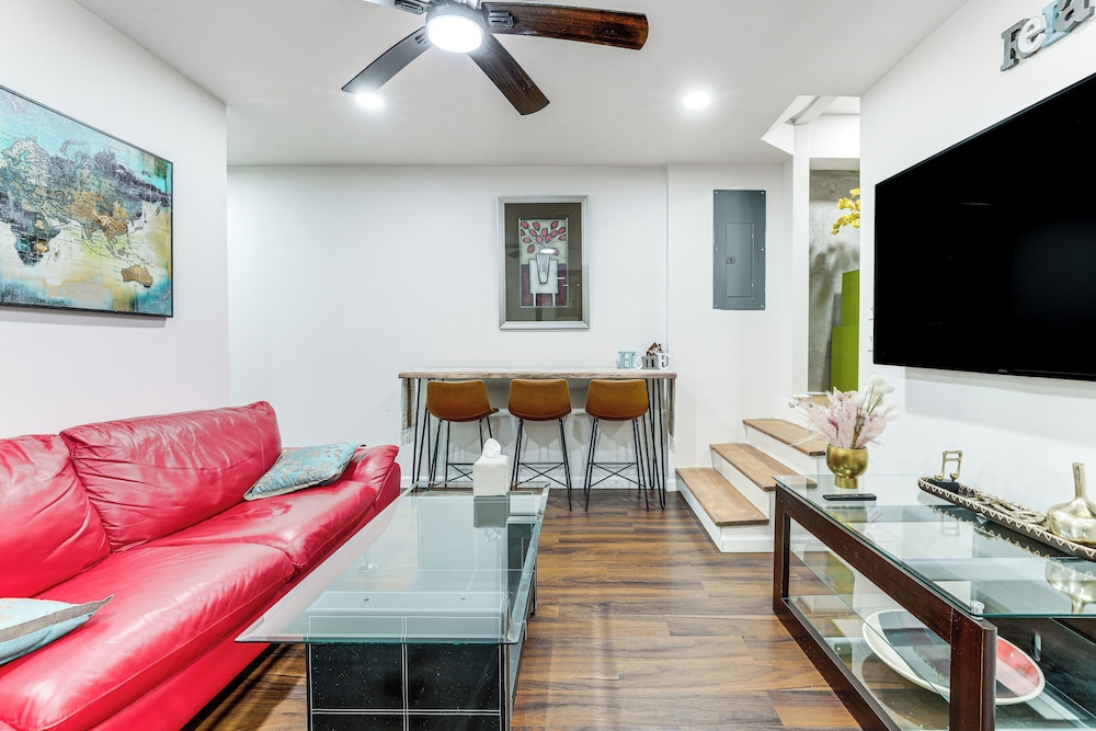 11 Mi to Marietta Square: Modern Apt w/ Yard!