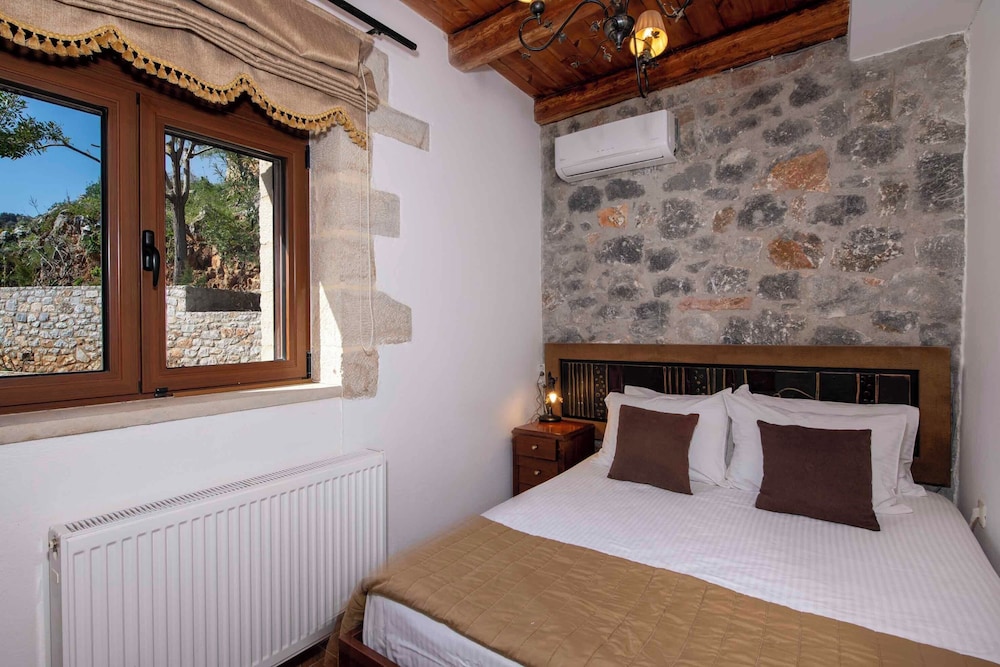 Geroulios Kastro Villas
