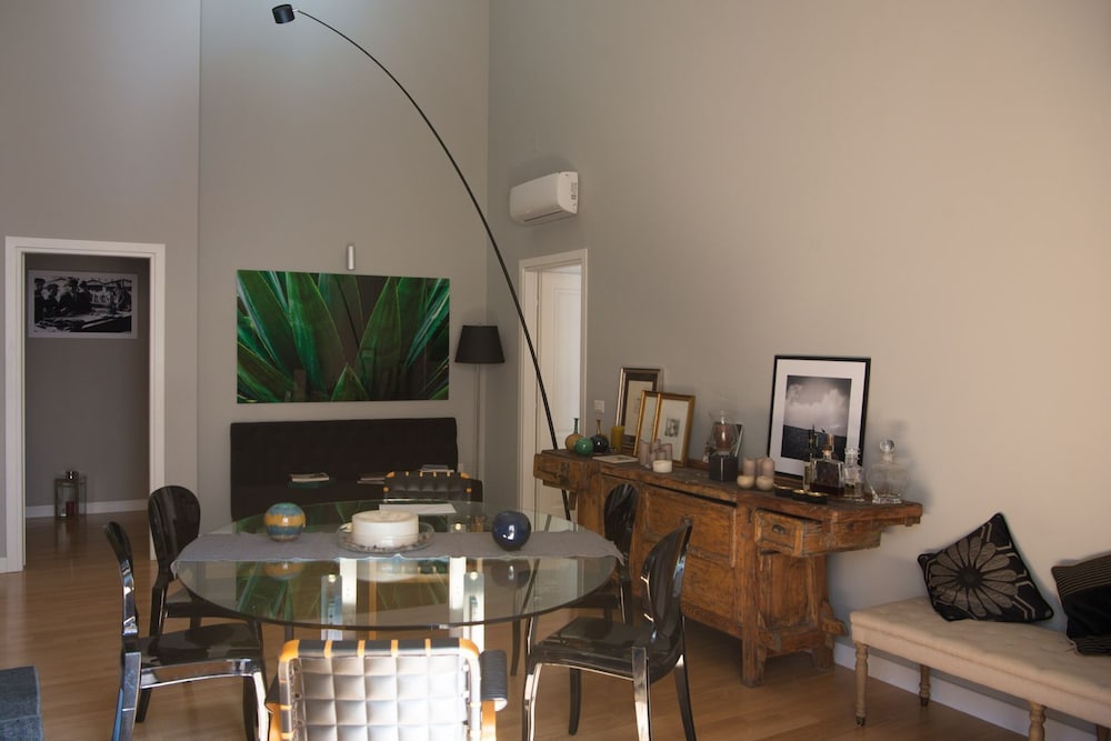 Gioeni Suites - Charming Loft en Palermo — dining