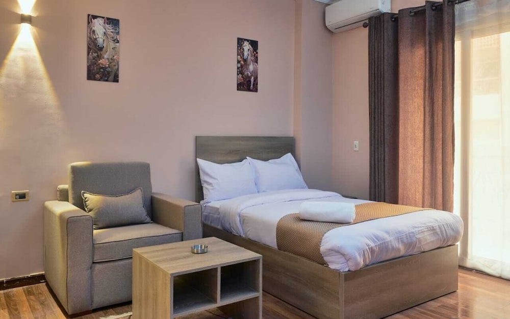 Roadhouse New Cairo Residence