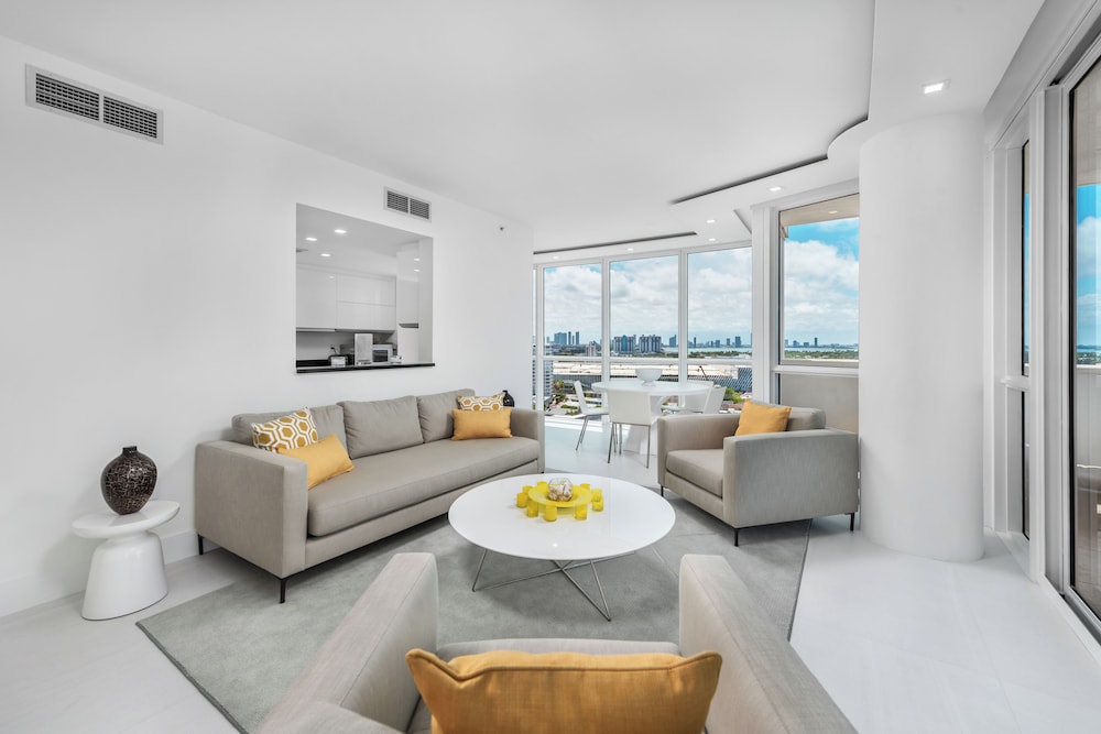 Luxury Vacation Rentals at The Setai by LRMB