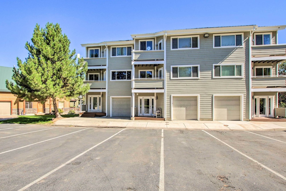 Stunning Waterfront Retreat in Garden City! view 5