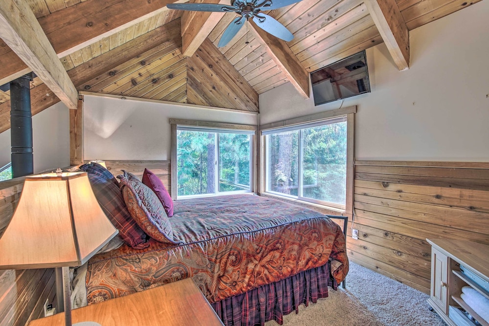Peace in the Pines: Cle Elum Cabin w/ Trail!