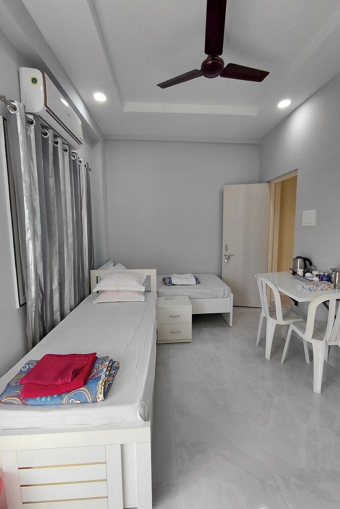V & U Homestay Sadar